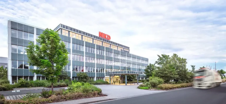 Außenaufnahme unserer Zentrale in Bindlach
